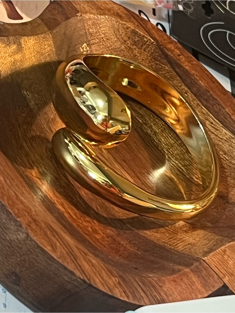 SHEIN Shiny Gold Spiral Open Cuff Bracelet